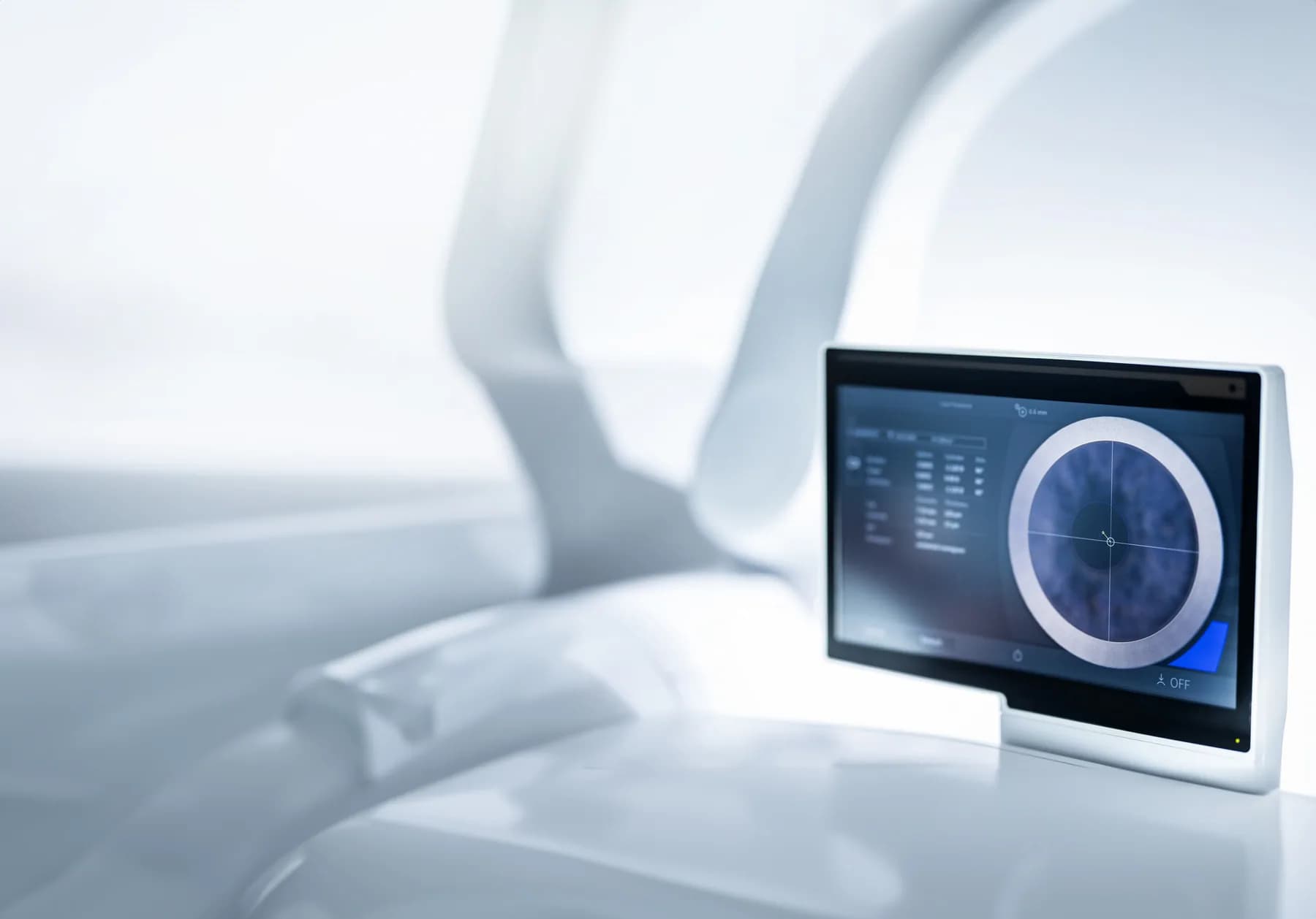 VISUMAX 800 treatment screen CentraLign